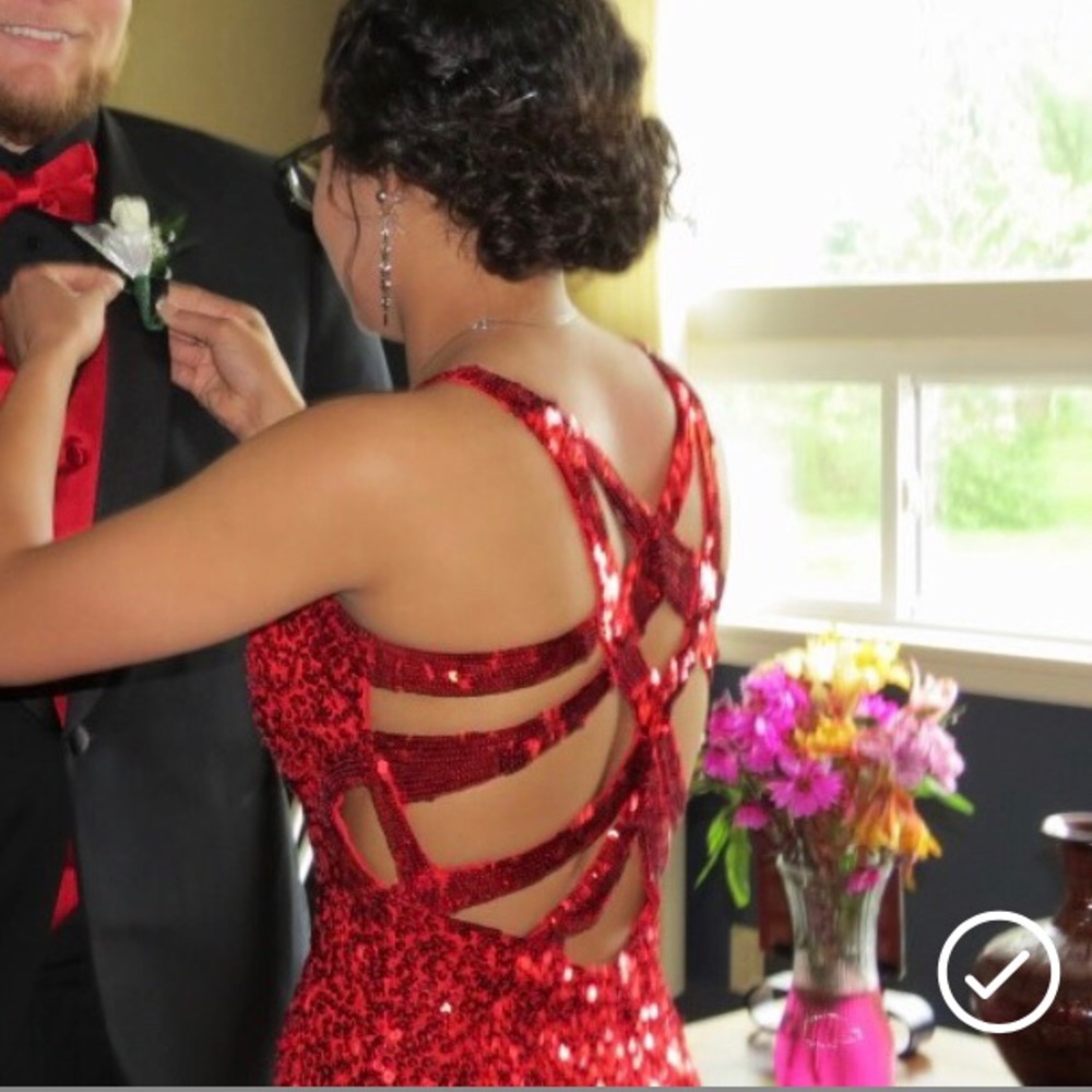 Prom dress - Picture 2 of 4